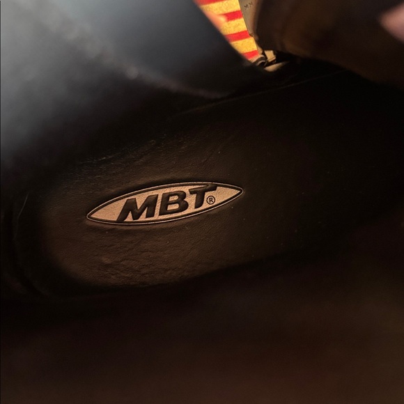 MBT Vibram leather Boot - Picture 8 of 9